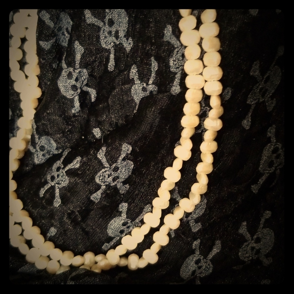 💀 Vintage White necklace